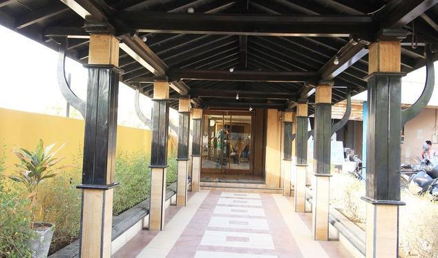 Hotel Yellow Lime 아흐메다바드 외부 사진